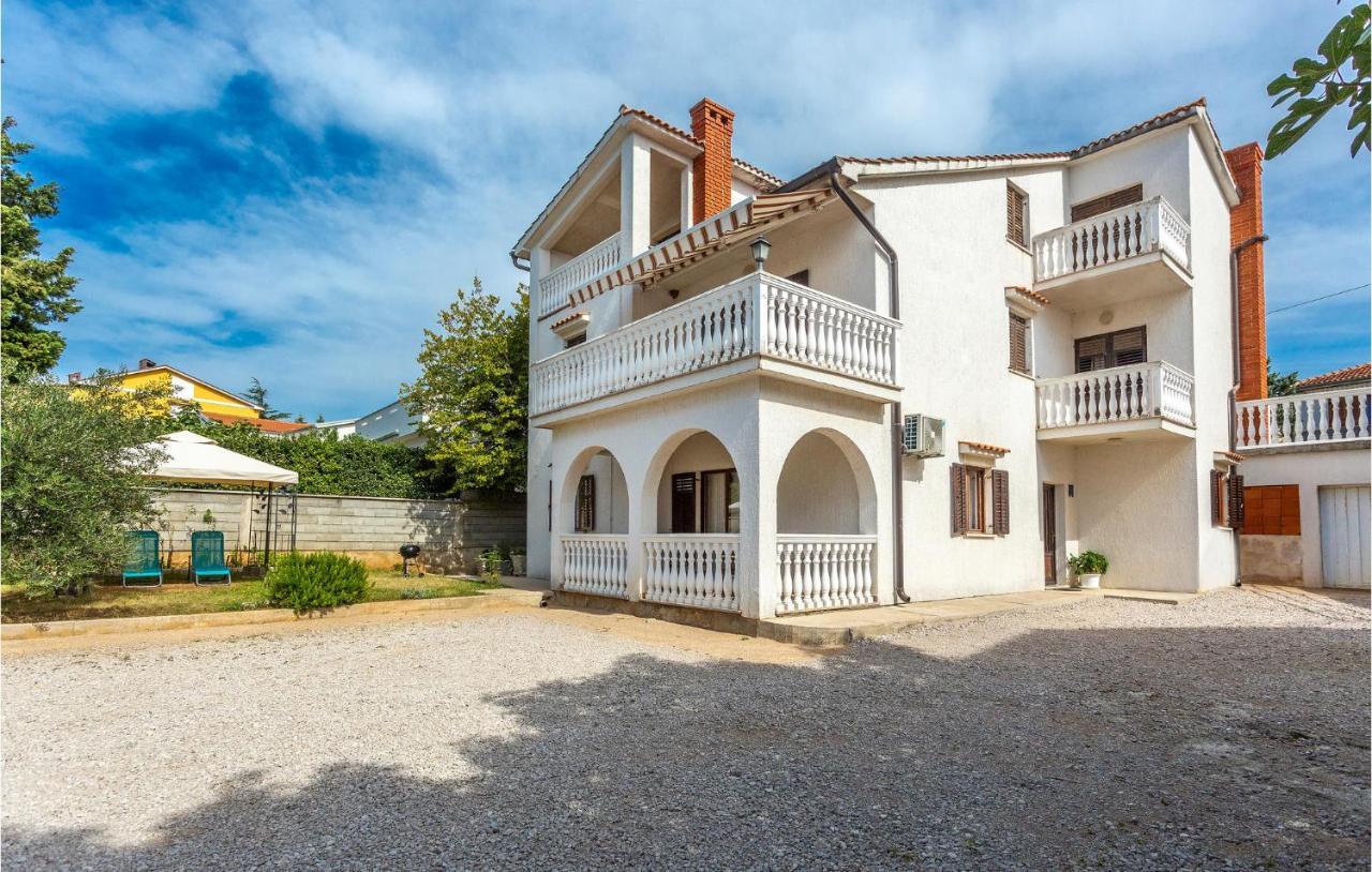 2 Bedroom Beautiful Apartment In Omisalj Exterior photo