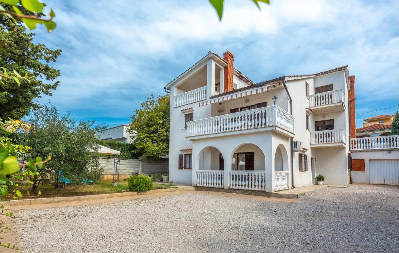 2 Bedroom Beautiful Apartment In Omisalj Exterior photo