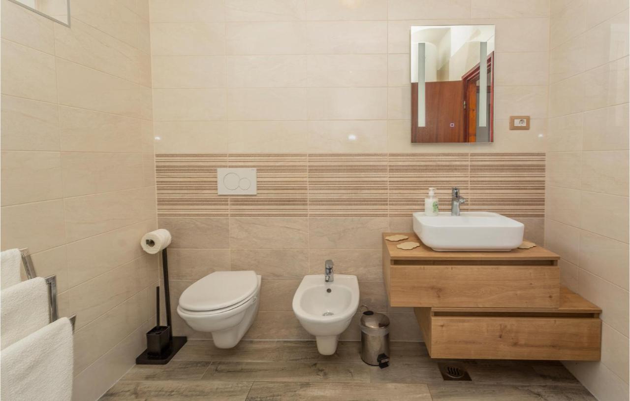2 Bedroom Beautiful Apartment In Omisalj Exterior photo
