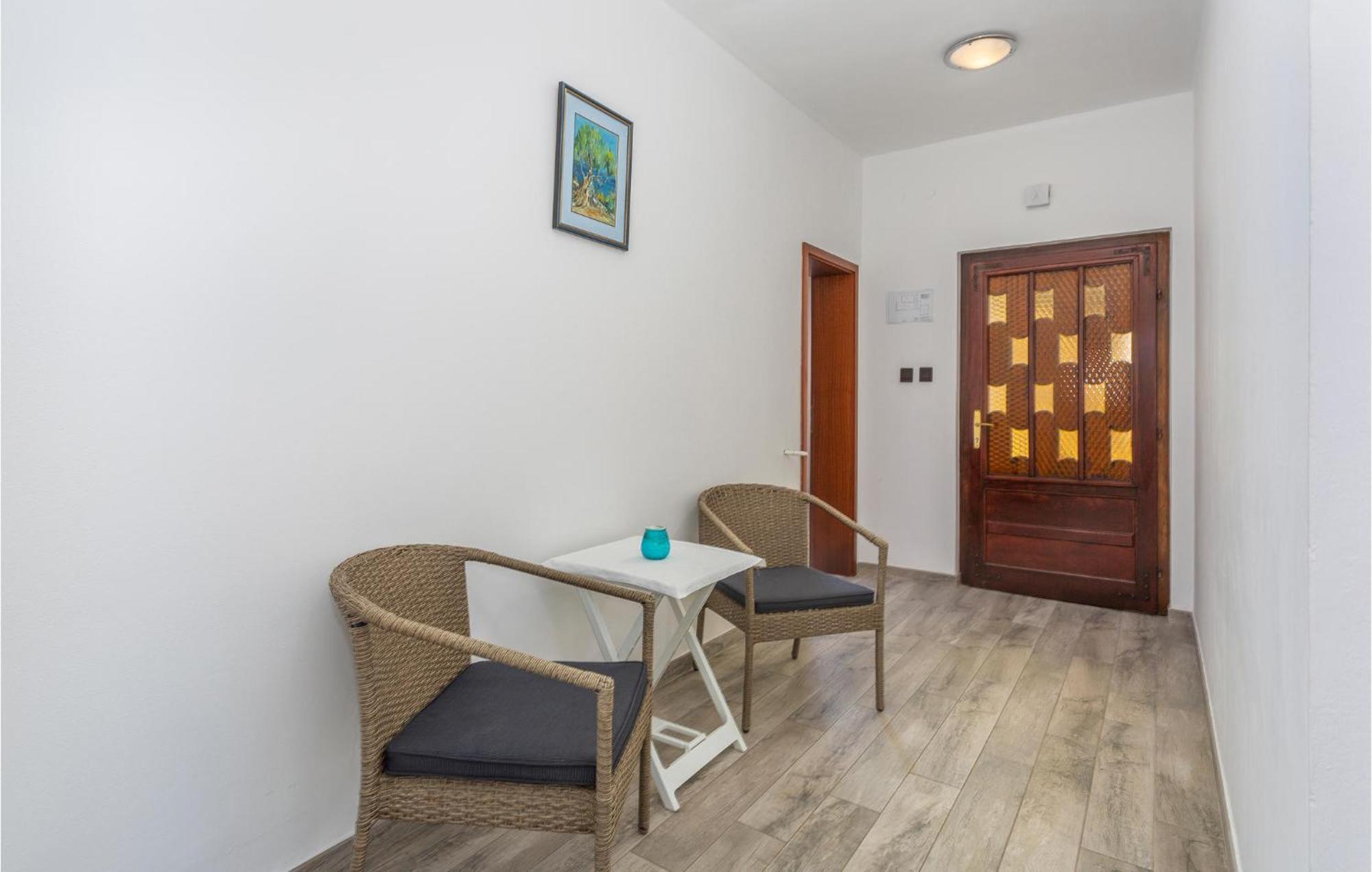 2 Bedroom Beautiful Apartment In Omisalj Exterior photo