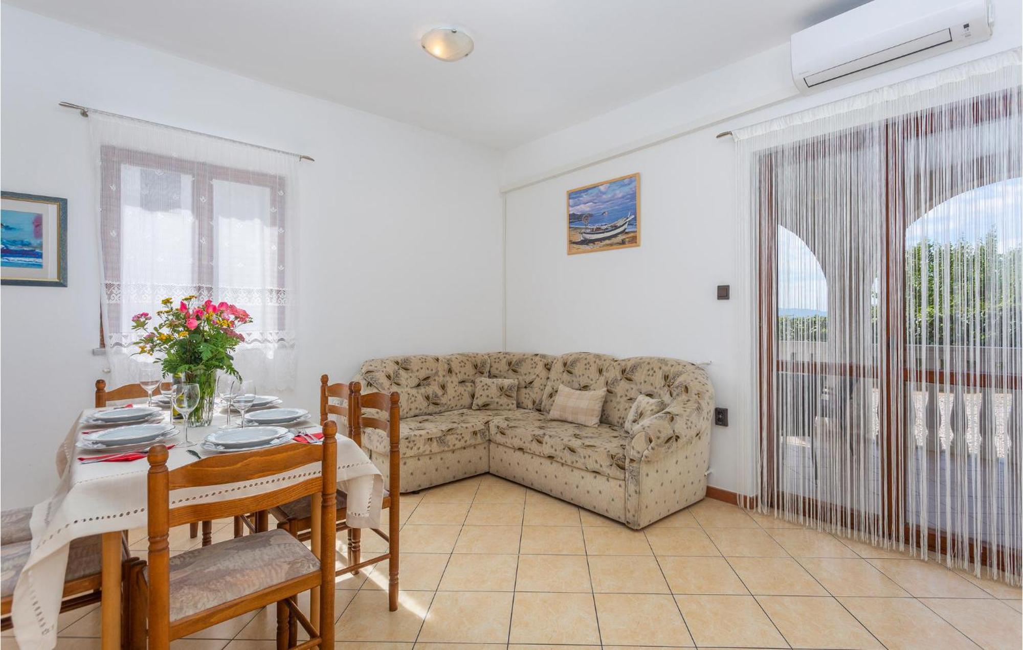 2 Bedroom Beautiful Apartment In Omisalj Exterior photo